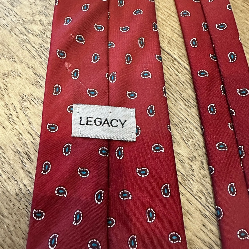 Red tie men - Picture 3 of 3